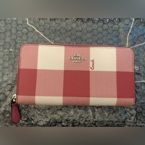 Like new Coach zip around wallet
